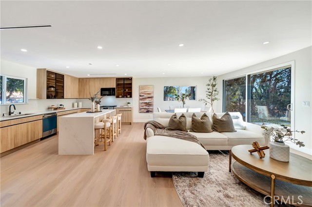 Front Image Thumbnail for CRSR26018420