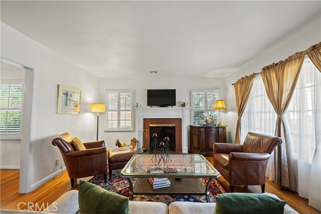 Detail Gallery Image 3 of 45 For 2937 Claremont Heights, Claremont,  CA 91711 - 3 Beds | 2/1 Baths