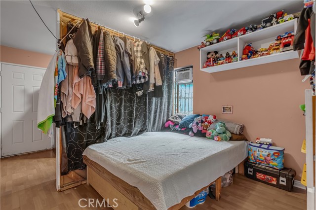 11513 S San Pedro, Los Angeles CA: https://media.crmls.org/medias/78d4dd9b-5599-4647-9667-845bf2e7c753.jpg