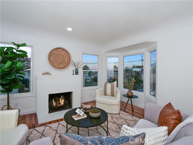 Detail Gallery Image 1 of 46 For 828 W 22nd St, San Pedro,  CA 90731 - 4 Beds | 2 Baths