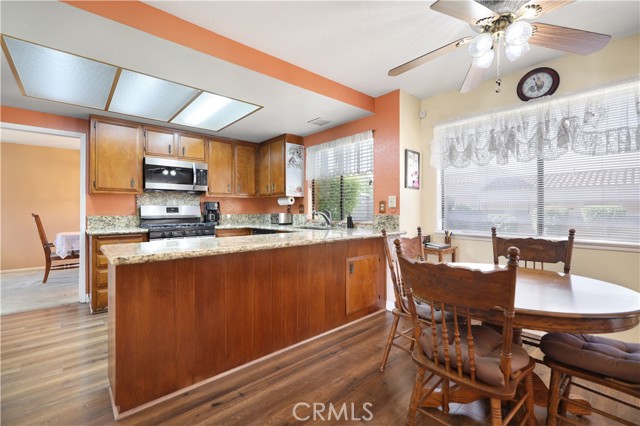 Detail Gallery Image 11 of 41 For 3627 Orchid Dr, Highland,  CA 92346 - 4 Beds | 3 Baths