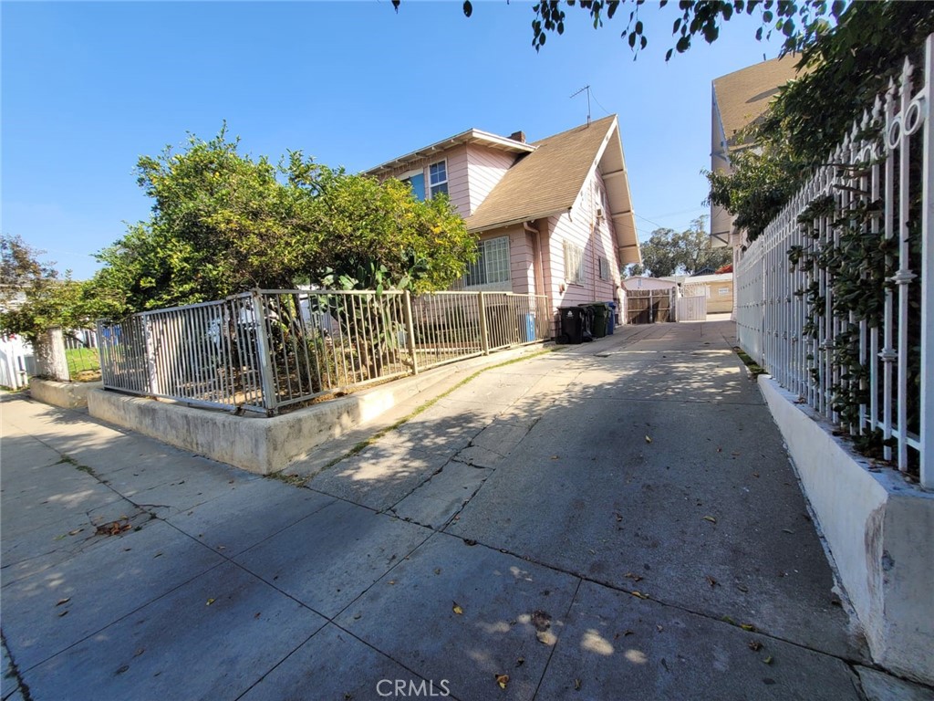 2920 Van Buren Place