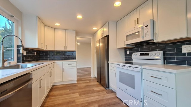 Detail Gallery Image 7 of 23 For 15432 Alsace Cir, Irvine,  CA 92604 - 4 Beds | 2/1 Baths