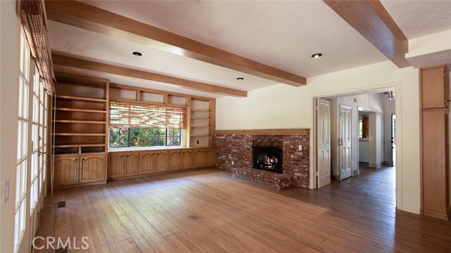 5250 Scott Robertson Road photo 4