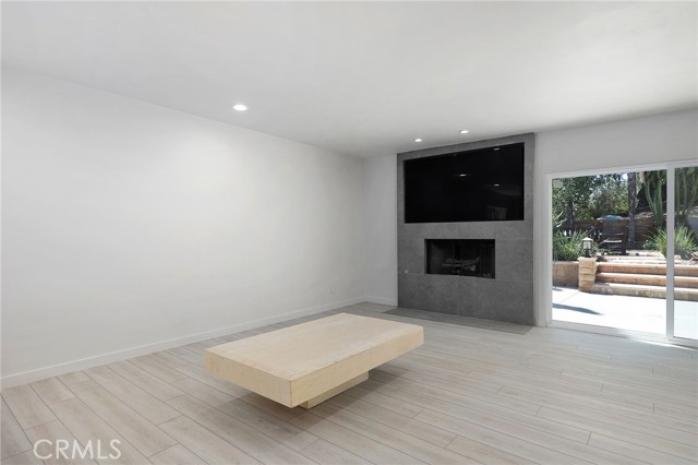Detail Gallery Image 11 of 20 For 5047 Orrville Ave, Woodland Hills,  CA 91367 - 4 Beds | 2/1 Baths