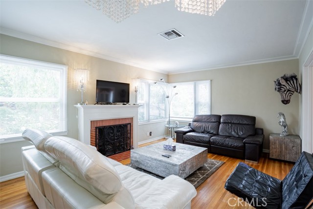 647 South Sparks Street photo 8