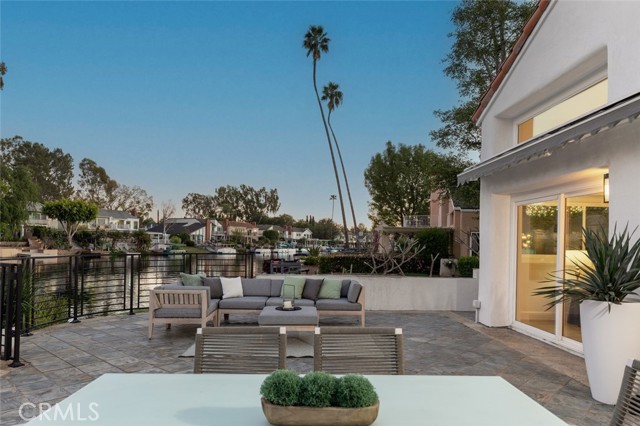 Detail Gallery Image 2 of 40 For 22576 Lake Forest Lane, Lake Forest,  CA 92630 - 4 Beds | 2/1 Baths