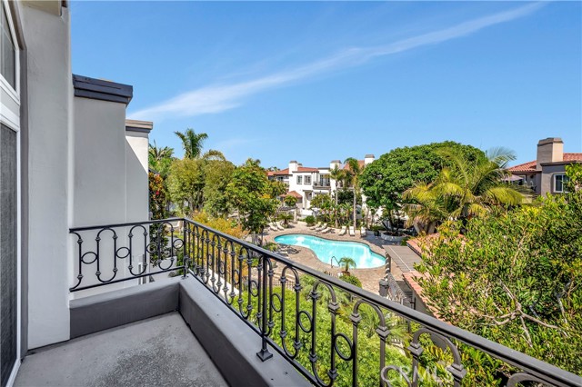 19362 Maidstone Lane, Huntington Beach CA: https://media.crmls.org/medias/78d99c86-d30d-464c-ac46-2ebc0ad5e8fe.jpg