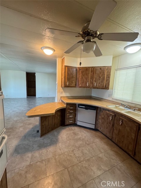 15181 Van Buren Boulevard, Riverside CA: https://media.crmls.org/medias/78da94a5-75e6-44b0-9cfb-40470d6b32d2.jpg