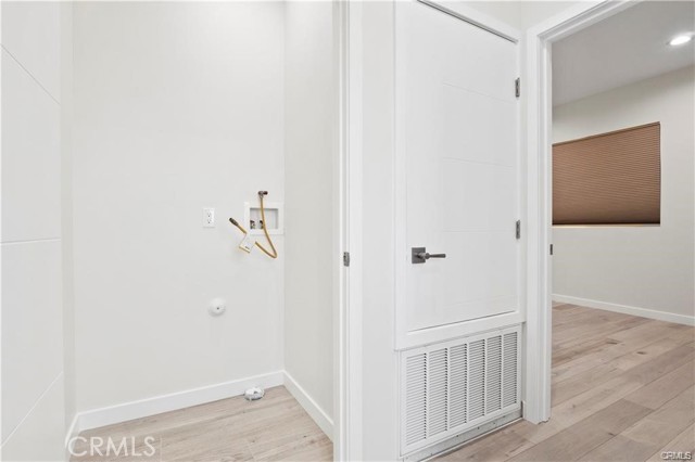 Detail Gallery Image 13 of 18 For 11428 Erwin, North Hollywood,  CA 91606 - 2 Beds | 2/1 Baths