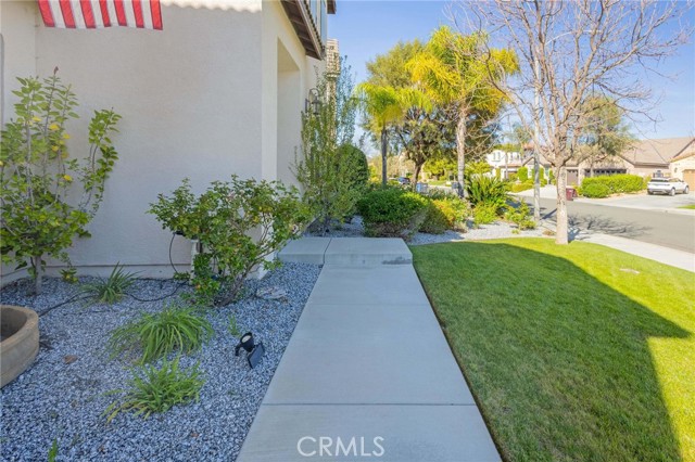 Detail Gallery Image 5 of 64 For 35385 Summerholly Lane, Murrieta,  CA 92563 - 5 Beds | 4/1 Baths