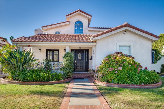 Detail Gallery Image 2 of 39 For 3667 Sawtelle Bld, Los Angeles,  CA 90066 - 5 Beds | 3/1 Baths