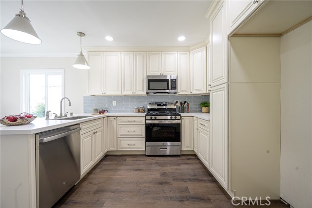 Detail Gallery Image 11 of 34 For 2433 Senta Ave, Commerce,  CA 90040 - 3 Beds | 2/1 Baths