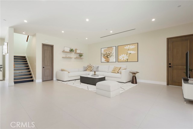 Detail Gallery Image 4 of 30 For 10347 Mapledale St, Bellflower,  CA 90706 - 4 Beds | 3 Baths