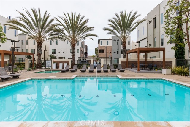 15 Ebb Tide Circle, Newport Beach CA: https://media.crmls.org/medias/78de334e-78f0-4e42-97f1-35051da714c5.jpg