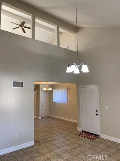 Detail Gallery Image 8 of 20 For 17088 Chatsworth St, Granada Hills,  CA 91344 - – Beds | – Baths