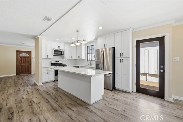 Detail Gallery Image 6 of 42 For 2844 N Brighton St, Burbank,  CA 91504 - 3 Beds | 2 Baths