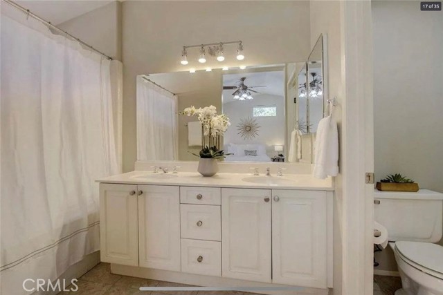 4928 Lazio Way, Oak Park CA: https://media.crmls.org/medias/78dec103-e4fc-42fb-aa71-49d2df8dfce4.jpg