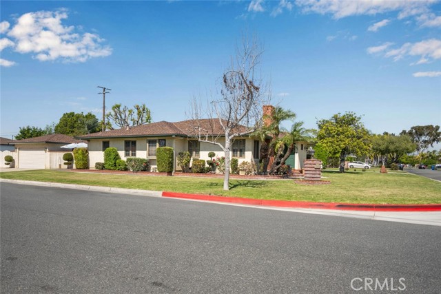 Detail Gallery Image 2 of 55 For 10253 Hopeland, Downey,  CA 90241 - 3 Beds | 2/1 Baths