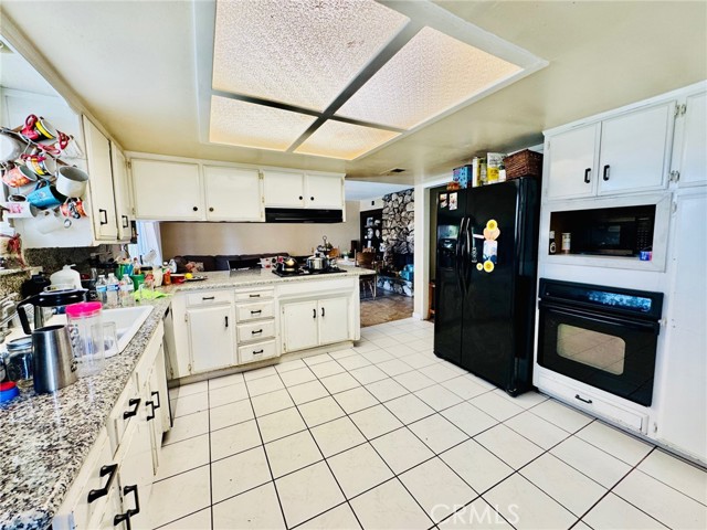 Detail Gallery Image 18 of 32 For 3208 Sunview Dr, Bakersfield,  CA 93306 - 3 Beds | 2 Baths