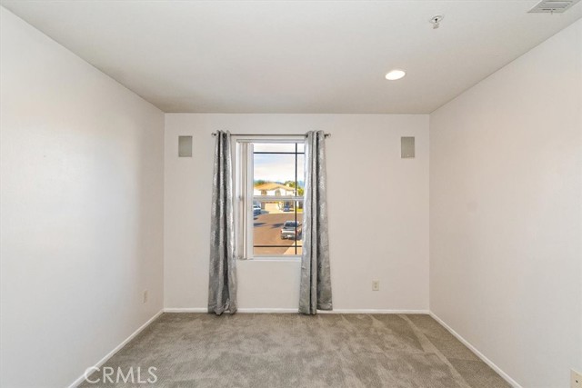 Detail Gallery Image 30 of 32 For 16757 Escalon, Fontana,  CA 92336 - 5 Beds | 3/1 Baths