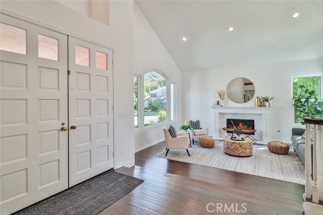 2505 Peachwood Place, Westlake Village CA: https://media.crmls.org/medias/78e0ae21-1566-40e5-b3e6-bbd0df490fb2.jpg