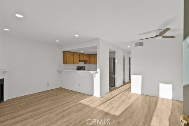 Detail Gallery Image 1 of 26 For 18209 Sierra #4,  Canyon Country,  CA 91351 - 2 Beds | 2 Baths