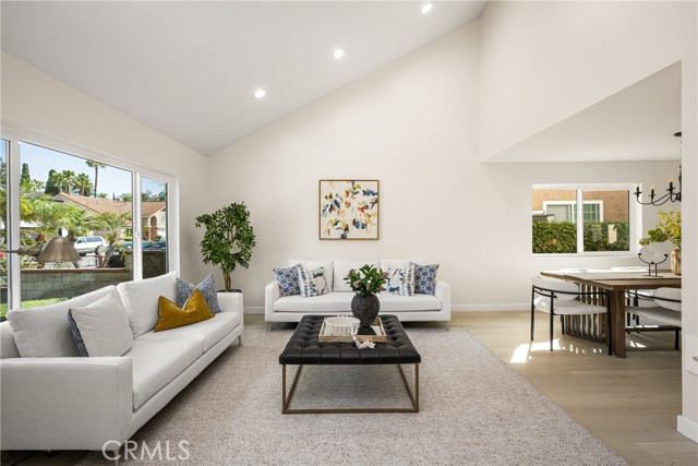 23652 Algiers Street, Mission Viejo CA: https://media.crmls.org/medias/78e0d581-060d-4665-8ed5-5d649504a1db.jpg