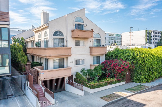 Detail Gallery Image 22 of 35 For 945 N Hudson Ave #104,  Los Angeles,  CA 90038 - 2 Beds | 2 Baths