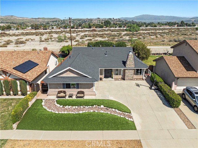 Detail Gallery Image 2 of 36 For 27036 Langside Ave, Canyon Country,  CA 91351 - 5 Beds | 2 Baths