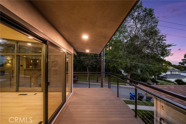 325 N Madison Avenue, Monrovia CA: https://media.crmls.org/medias/78e42e63-6f5b-4eee-8be4-e126c40f3a5f.jpg