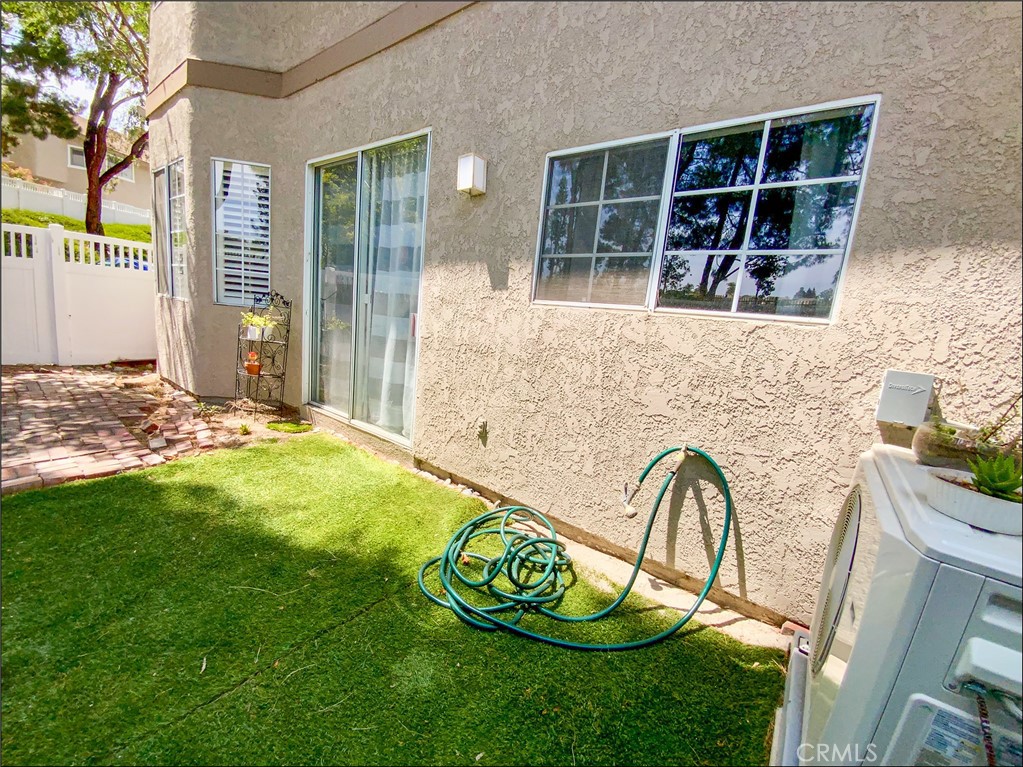 MLS #OC25106553 img 5