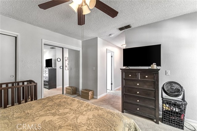 4883 E Geary Street, Fresno CA: https://media.crmls.org/medias/78e4ec40-3dcc-4bc7-b227-341c8efb495f.jpg