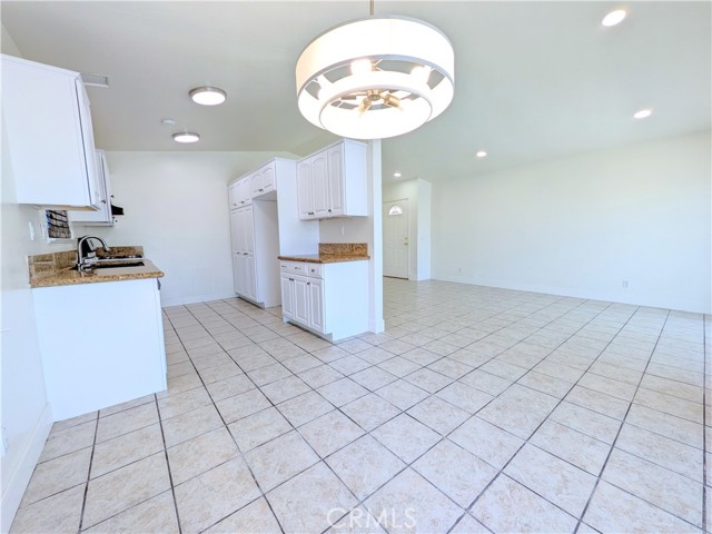 Detail Gallery Image 6 of 18 For 13842 Caspian, Moreno Valley,  CA 92553 - 2 Beds | 2 Baths