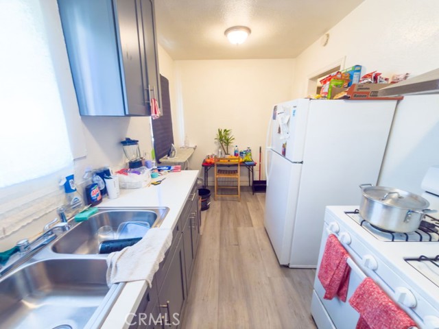 Detail Gallery Image 20 of 38 For 245 W 73rd, Los Angeles,  CA 90003 - 6 Beds | 4 Baths