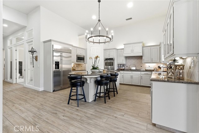 Detail Gallery Image 15 of 66 For 170 W Pioneer Way, Hanford,  CA 93230 - 4 Beds | 3 Baths