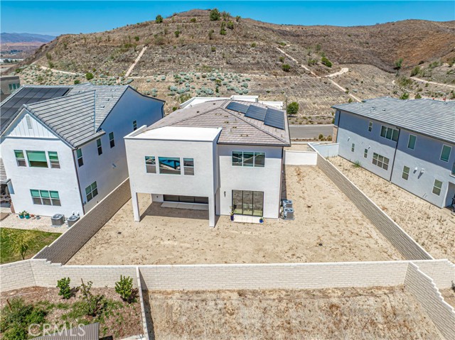 27871 Screenplay Place, Valencia CA: https://media.crmls.org/medias/78e6d3b7-5159-4178-8f99-081c1ace8540.jpg