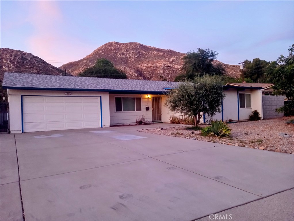 657 Glenhill Drive