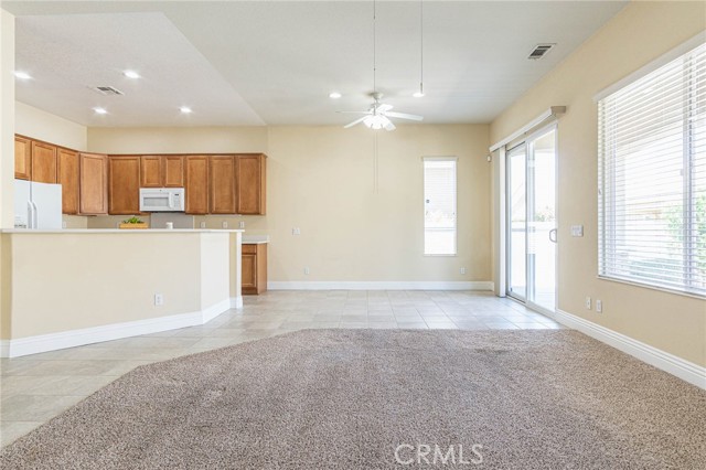 19478 Big Horn Street, Apple Valley CA: https://media.crmls.org/medias/78e97619-31dc-4f61-b84b-2c9f995eb3da.jpg