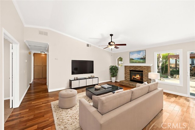 Detail Gallery Image 10 of 62 For 23231 Canyon Lake Dr, Canyon Lake,  CA 92587 - 3 Beds | 2 Baths
