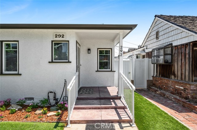 292 Covina Avenue, Long Beach CA: https://media.crmls.org/medias/78e9a982-7aeb-473f-9fbc-9fcb3840bfd7.jpg