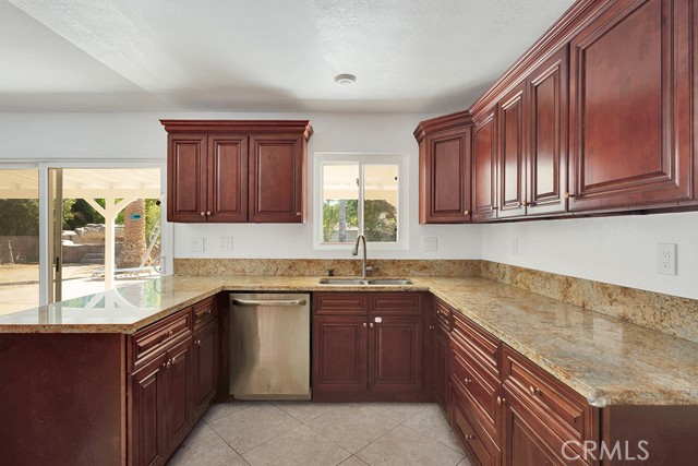 Detail Gallery Image 7 of 68 For 3308 Royal Ave, Simi Valley,  CA 93063 - 4 Beds | 2 Baths