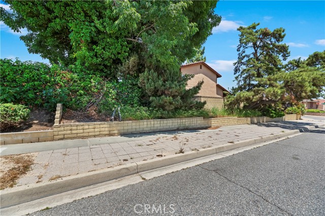 Detail Gallery Image 2 of 64 For 6164 Amberwood Dr, Rancho Cucamonga,  CA 91701 - 4 Beds | 2/1 Baths