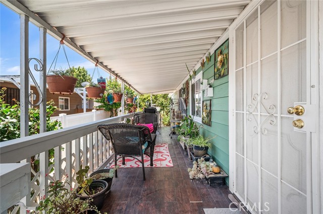 17701 Avalon Boulevard, Carson CA: https://media.crmls.org/medias/78eb5ceb-b63f-47bd-b0a4-dba6ceb95028.jpg