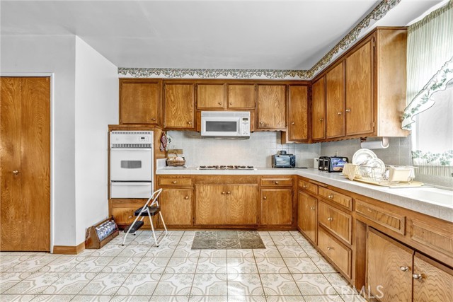301 East Buckthorn photo 15
