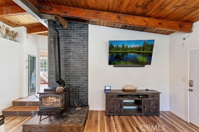 1946 Desert Front Road, Wrightwood CA: https://media.crmls.org/medias/78ec6aaa-c705-401b-b4bf-22bb34502e9e.jpg