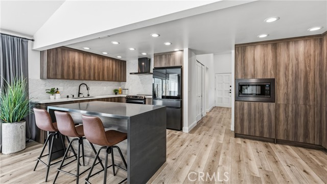 Detail Gallery Image 14 of 53 For 2430 Greensward St, Simi Valley,  CA 93065 - 4 Beds | 2 Baths