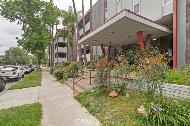 4915 Tyrone Avenue, Sherman Oaks CA: https://media.crmls.org/medias/78eceb4b-96fd-43f1-99b9-d2af4f6eed58.jpg