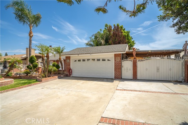 Detail Gallery Image 3 of 44 For 2455 Saint Elmo Dr, San Bernardino,  CA 92410 - 3 Beds | 2 Baths