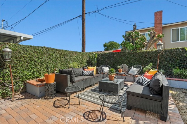 1702 E Dimondale Drive, Carson CA: https://media.crmls.org/medias/78ed5cb7-71af-4b33-b23e-8c28179ad7e8.jpg